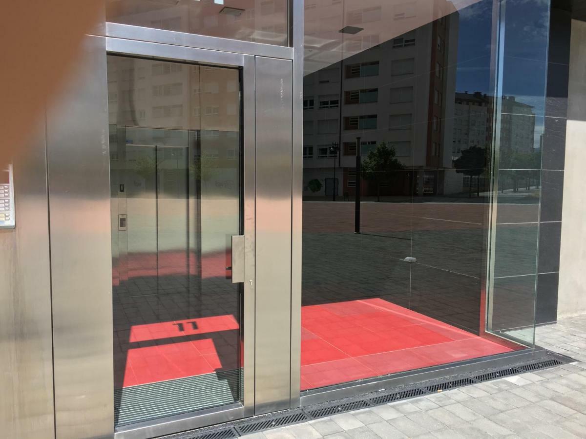 Alojamiento La Rosaleda Ponferrada Bagian luar foto